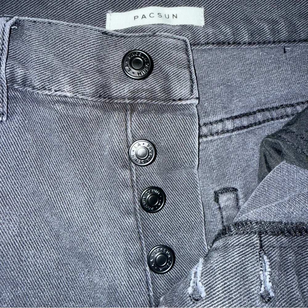 PacSun High Rise Straight Button Fly Black Distressed Raw Hem Jeans Size‎ 27